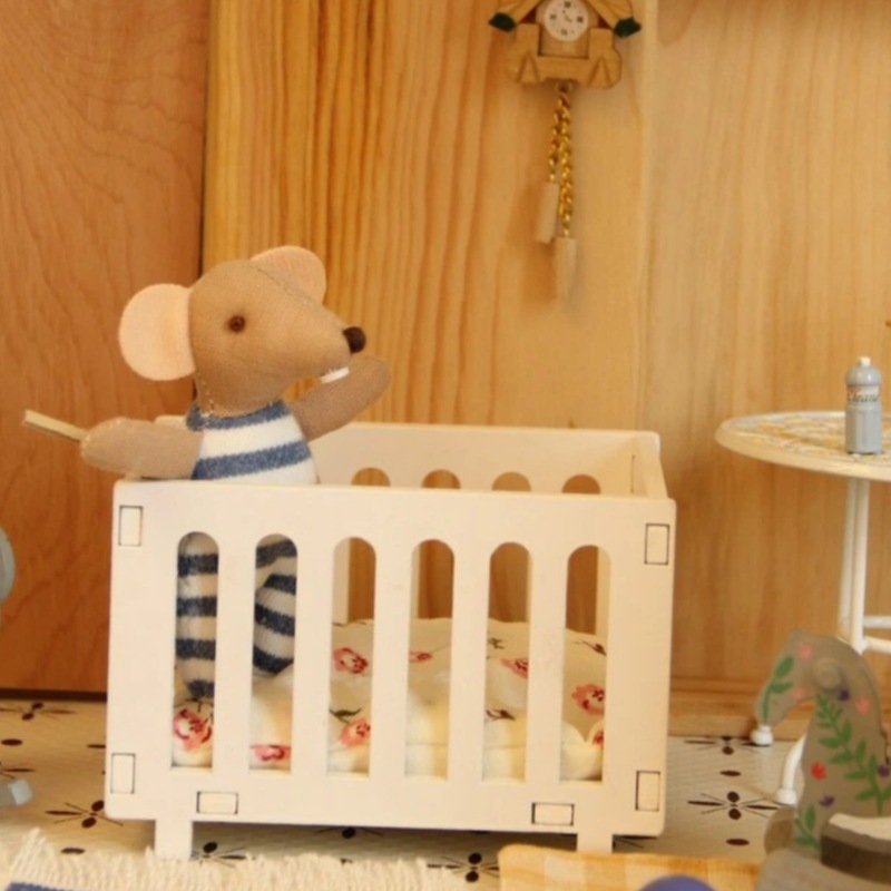 1:12 Scale Miniature Baby Crad - огляд і ціна Baby Nursery Age
